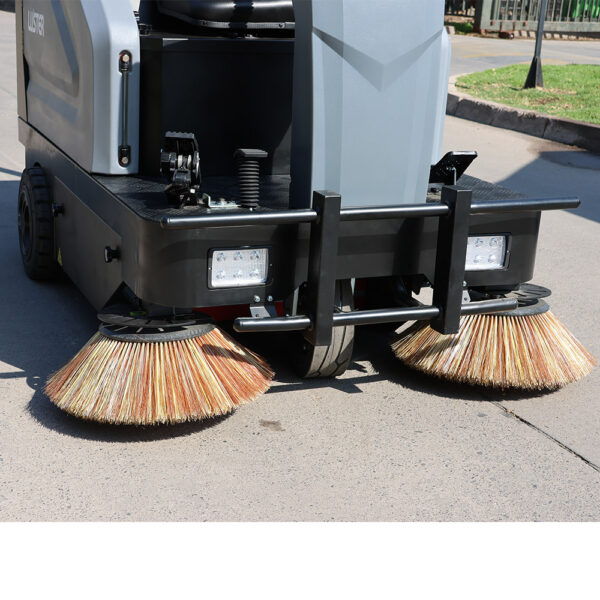 BARRERDORA HOMBRE A BORDO BATERIA 3500W 12V 100A A86 LUSTER - Imagen 3